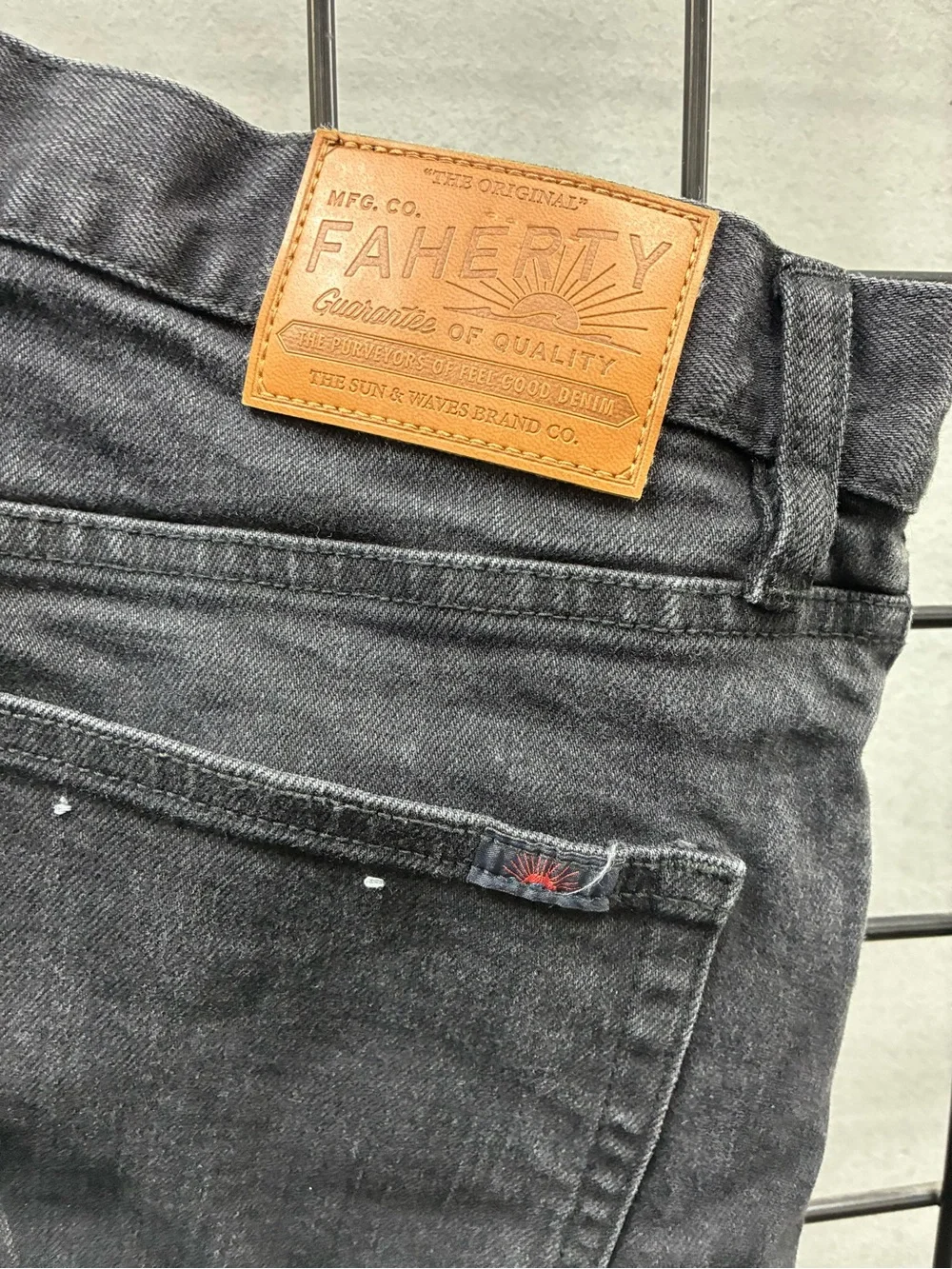Faherty Coal Creek Wash Slim Straight Denim Jean Organic Cotton 33 x 28* Stretch